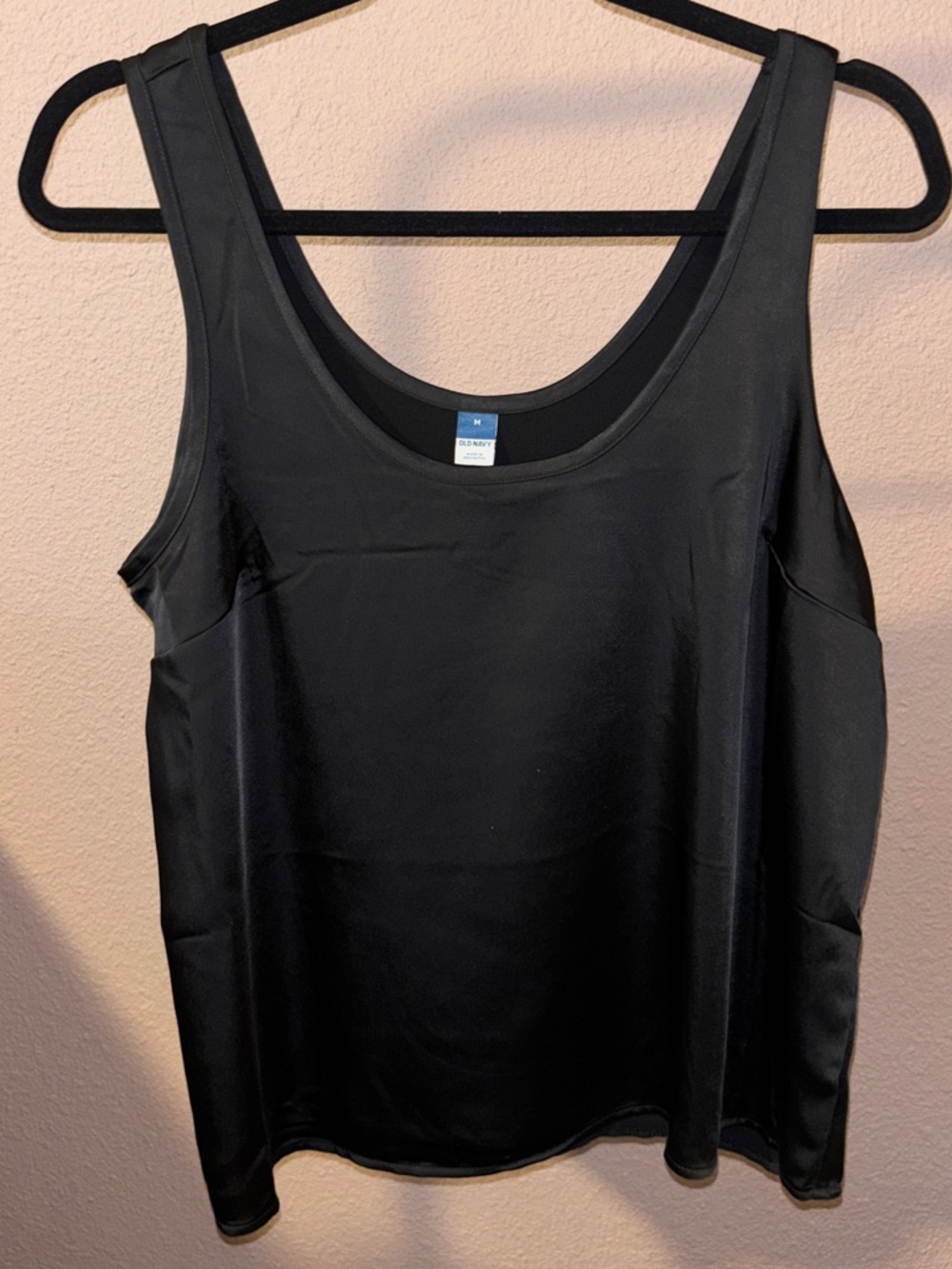 NWOT Old Navy Black Silky Scoop Neck Tank Top Shell - Size Medium - Picture 2 of 2